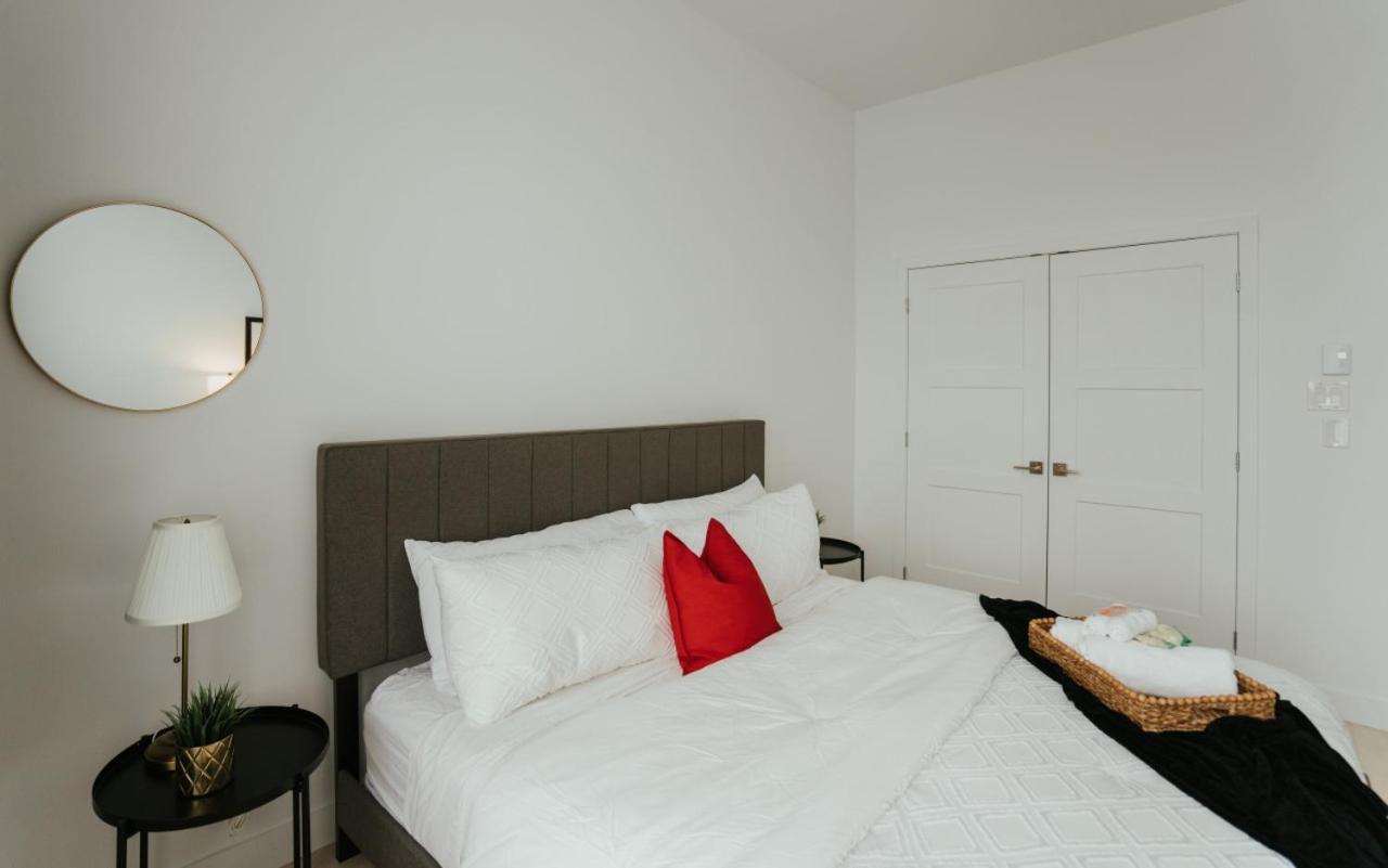 Apartment Welcoming And Light Filled 2bdr *