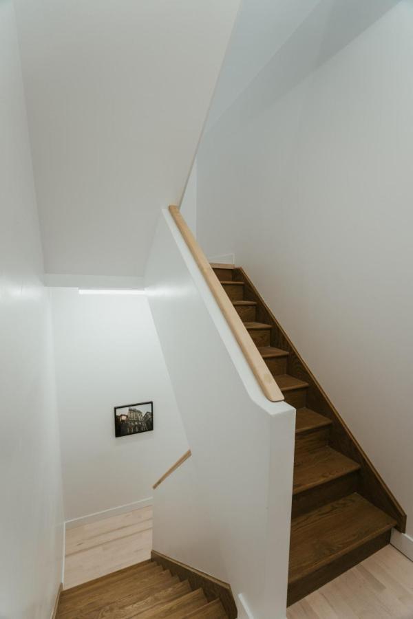 Welcoming And Light Filled 2bdr * Montreal